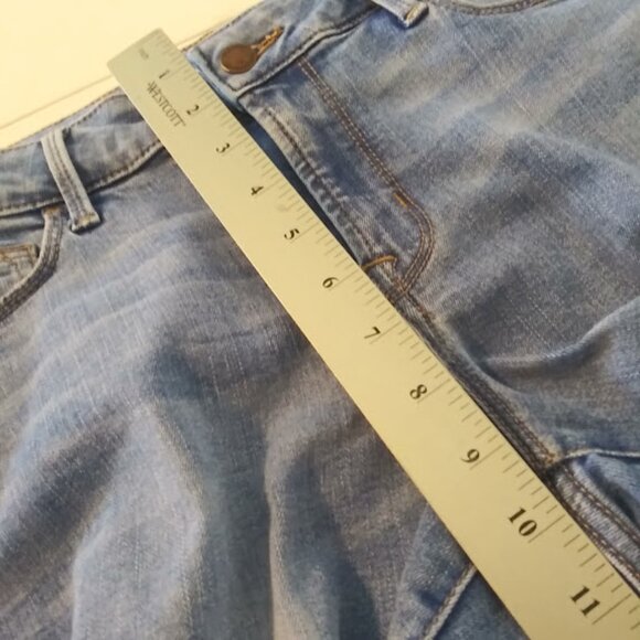 Old Navy women's size 6 Rockstar mid rise/taille Mi-Basse light wash jeans - Picture 8 of 13